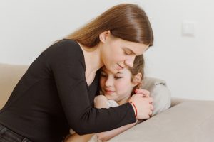"Είμαι υπερπροστατευτική μαμά με τις 2 κόρες μου και θέλω να έχω τον έλεγχο..."