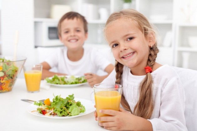 Οι 10 διατροφικές παγίδες που πέφτουν οι γονείς