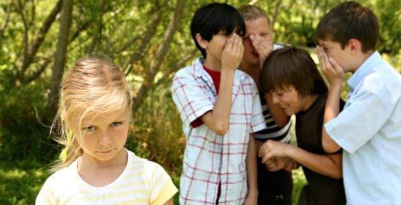 7 πράγματα που πρέπει να απαντάει το παιδί σας άμα το ενοχλούν