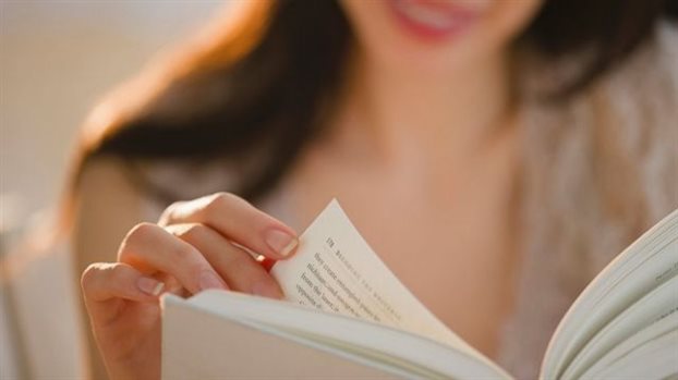 “Ο δεκάλογος του ψαγμένου αναγνώστη” από τον συγγραφέα-ηθοποιό Κώστα Κρομμύδα