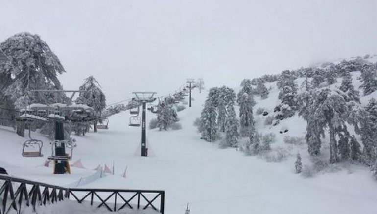 Λεωφορείο με ανήλικους εγκλωβίστηκε χτες στο Τρόοδος