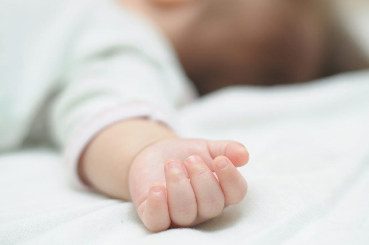 Τραγωδία στην Αμμόχωστο – Πατέρας βρήκε νεκρό το 2 1/2 μηνών μωράκι του στο κρεβατάκι που κοιμόταν