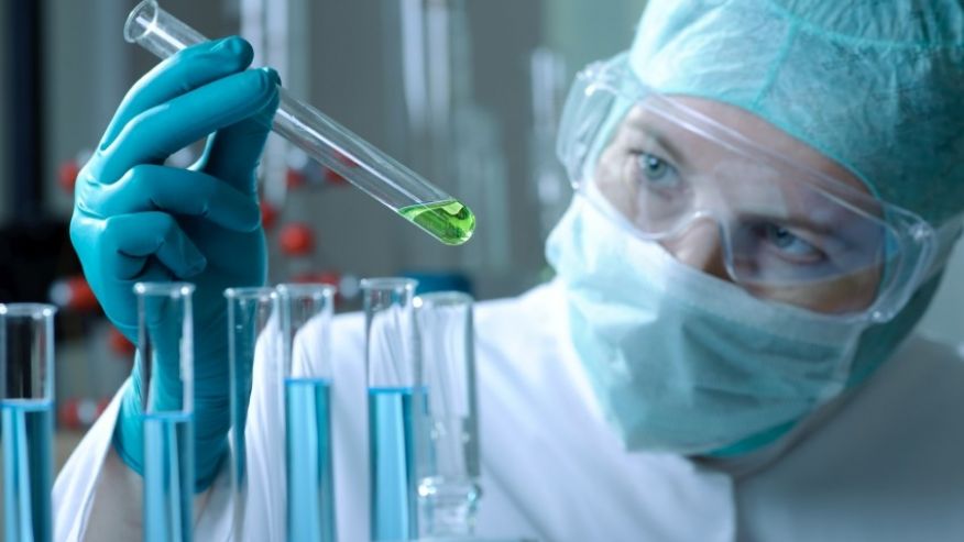 Η μάχη των φύλων καλά κρατεί – Η θνησιμότητα λόγω καρκίνου θα μειωθεί ταχύτερα στους άνδρες από ό,τι στις γυναίκες