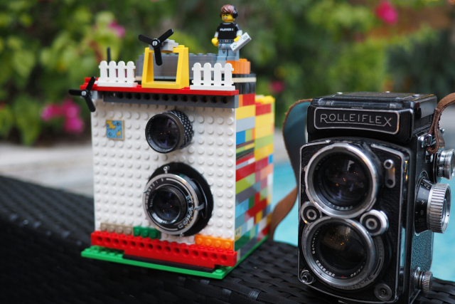 LEGO κάμερα με δύο φακούς βγάζει στιγμιαίες φωτογραφίες