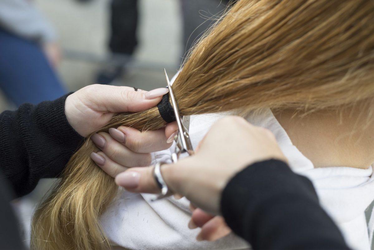 Τα μαλλιά τους για τα παιδιά με καρκίνο έκοψαν μαθήτριες του Γυμνασίου Αγ.Αντωνίου Λεμεσού