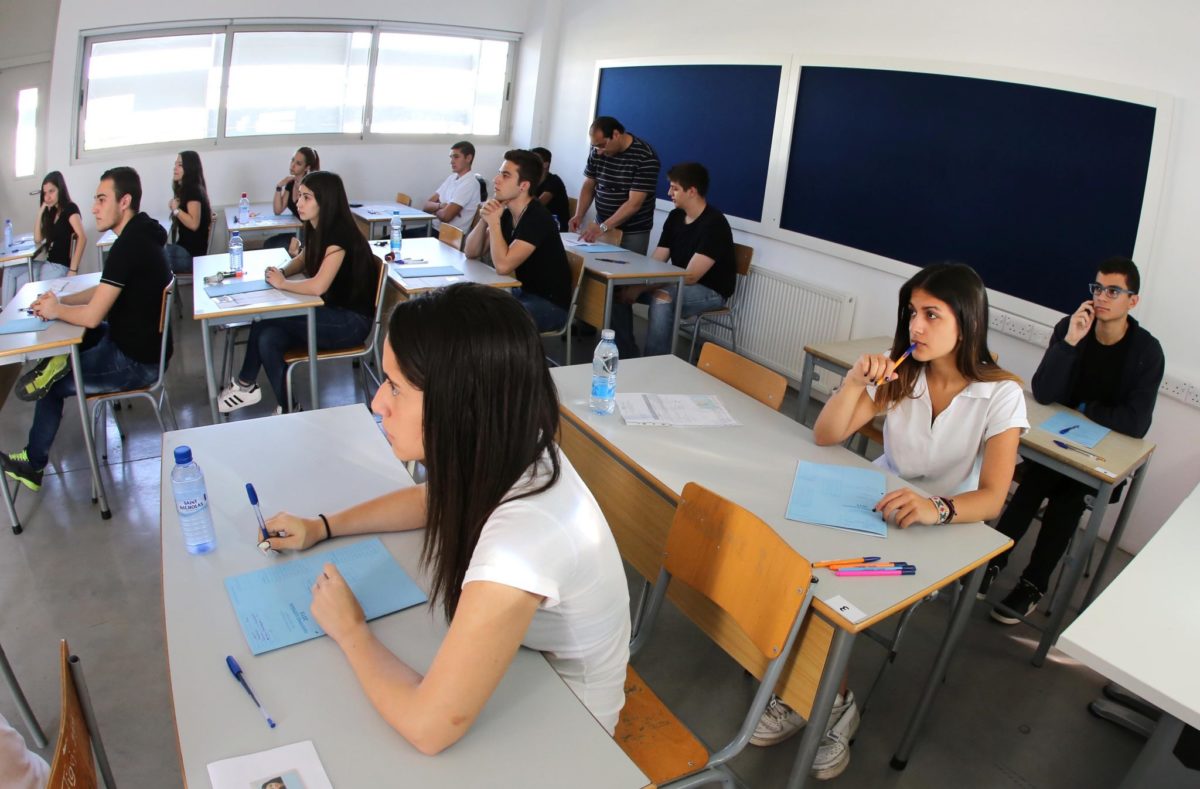 Το Υπουργείο Παιδείας ανακοίνωσε τα εξεταστικά κέντρα για τις Παγκύπριες Εξετάσεις 2017