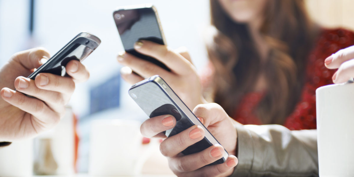 Την Πέμπτη 15/6 καταργείται το roaming για όσους ταξιδεύουν εντός της ΕΕ