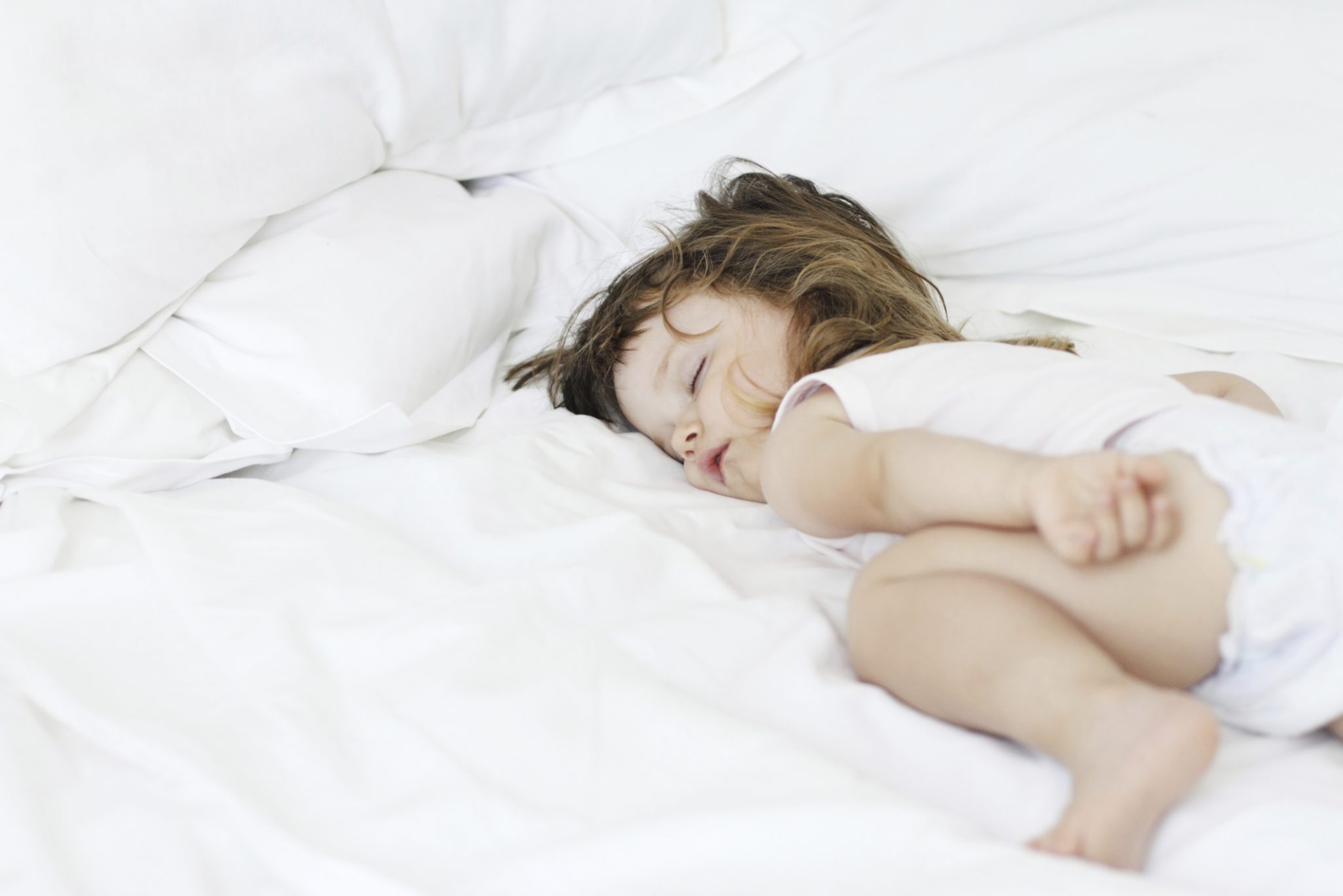 спящий ребенок. Baby baby are you sleeping. ребенок просыпается через 20 минут. ребенок просыпается через 20 минут. утреннее пробуждение ребенка.