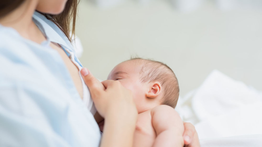 Γιορτάζουμε τη Παγκόσμια Εβδομάδα Μητρικού Θηλασμού και στέλνουμε το δικό μας μήνυμα για τα οφέλη του (7/10)