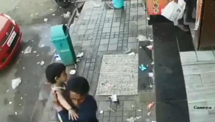 Σοκαριστικό video δείχνει πόσο εύκολα μπορεί κάποιος να αρπάξει το παιδί μας, ακόμα και αν στεκόμαστε δίπλα του!