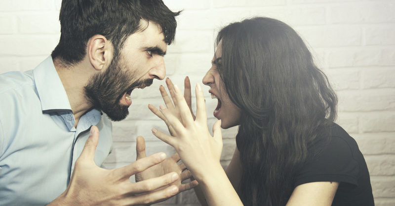 Τι γίνεται όταν η ζήλια στο ζευγάρι ξεπερνάει τα όρια του «φυσιολογικού»