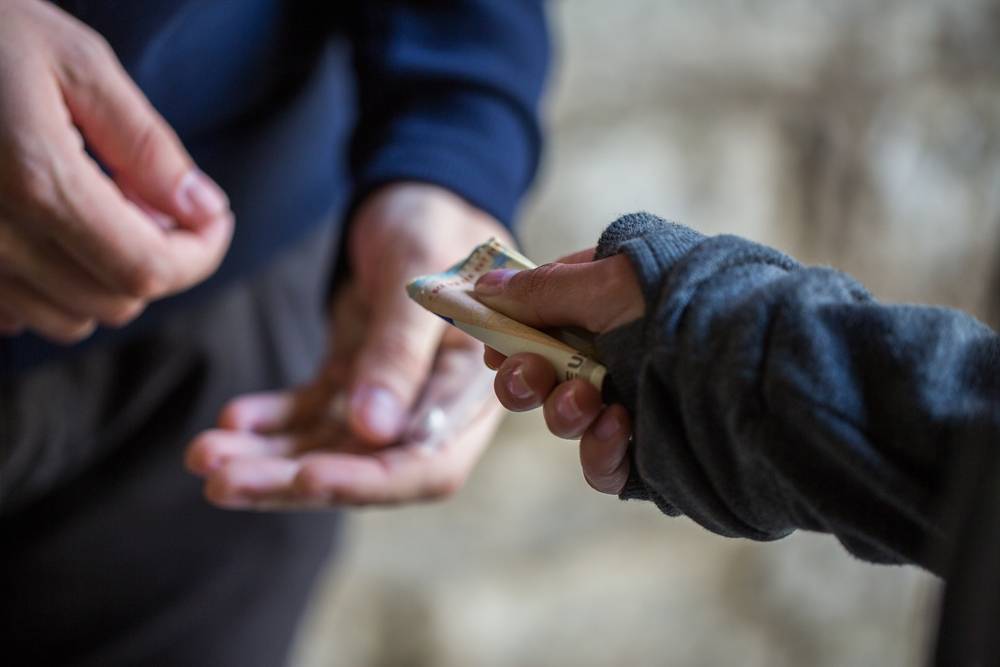Λεμεσός: Εκπαιδευτικός δέχεται απειλές για τη ζωή του – Σταμάτησε εμπόρους ναρκωτικών έξω από Γυμνάσιο