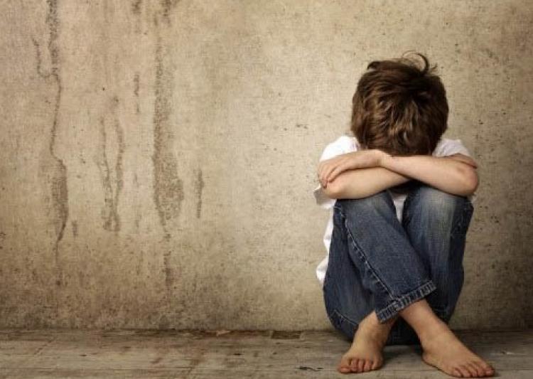Απίστευτη καταγγελία από 13χρονο Κύπριο: Τον εγκατέλειψε η μητέρα του και την έστειλε στο δικαστήριο!