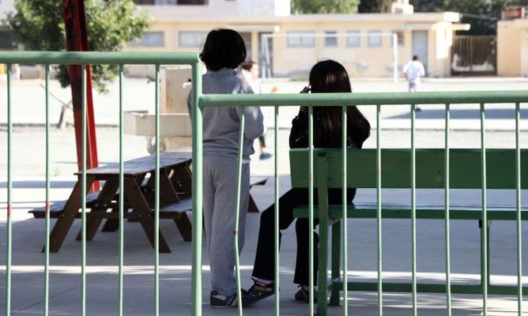 Τι θα γίνει τελικά με την κάρτα εισόδου και τους φρουρούς ασφαλείας στα σχολεία;