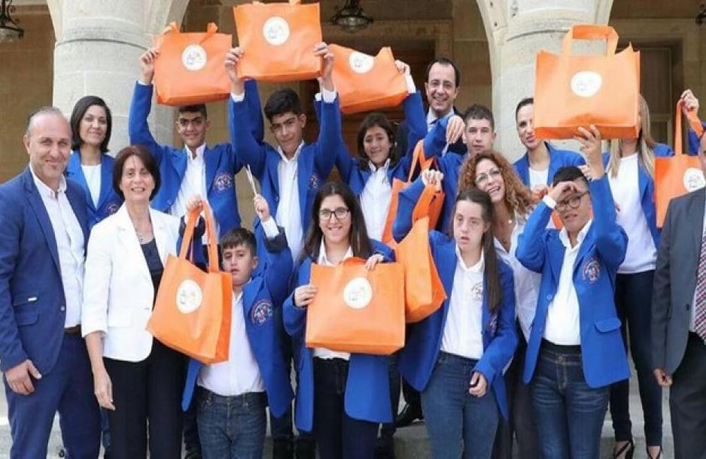 Η Κύπρος λέει «όχι» στα πλαστικά καλαμάκια – Η πρωτιά στην ΕΕ που διεκδικούν οι μαθητές του ειδικού σχολείου “Άγιος Σπυρίδωνας”