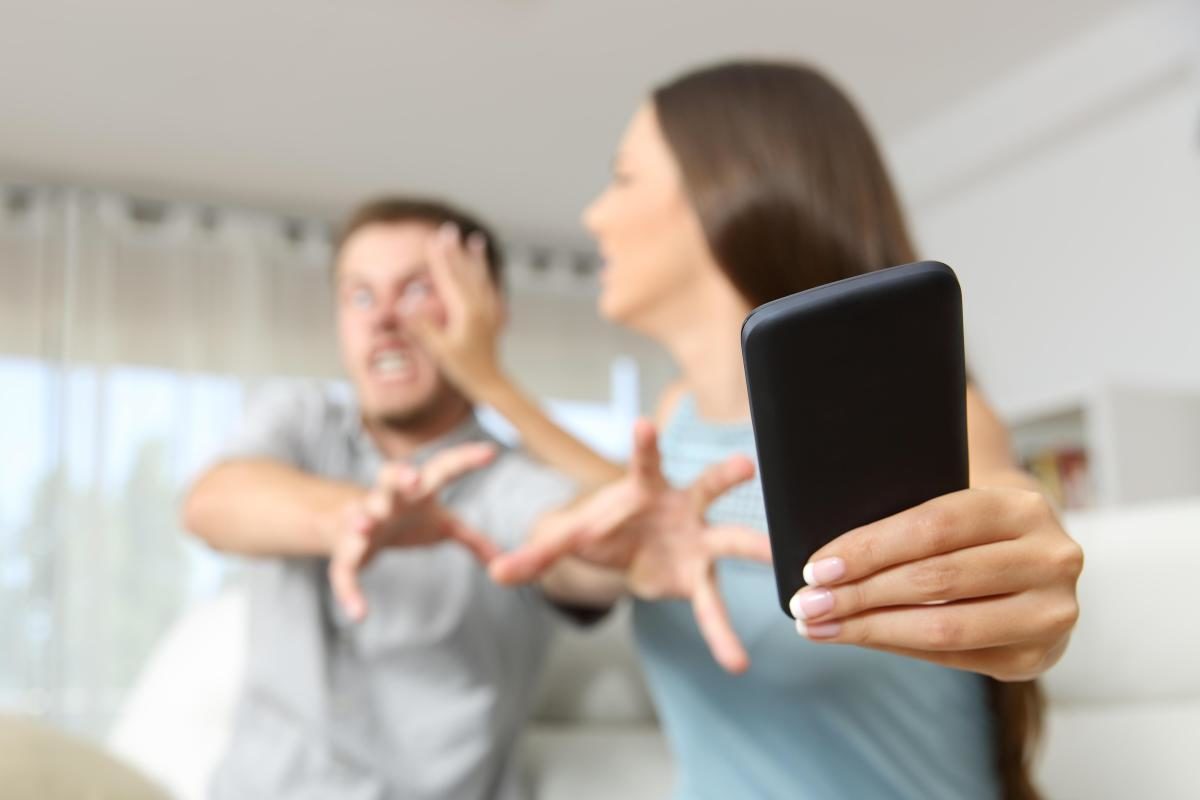 Τι σημαίνει πραγματικά η απιστία σε μια σχέση;