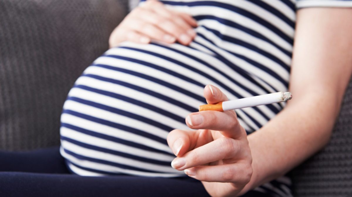 Πότε πρέπει να κόψετε το κάπνισμα για να μην γεννήσετε πρόωρα;