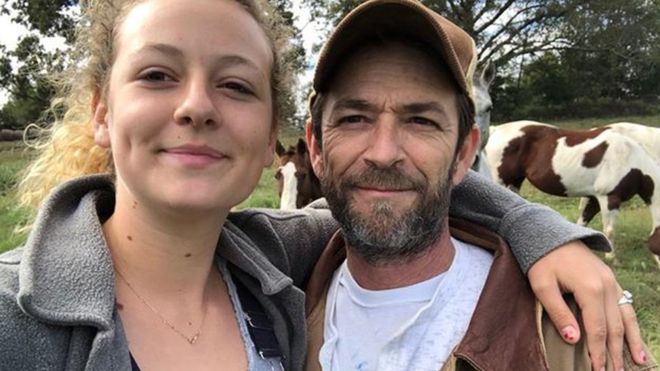 Η κόρη του Luke Perry δημοσίευσε φωτογραφίες με τον μπαμπά της που δεν είχαμε ξαναδεί