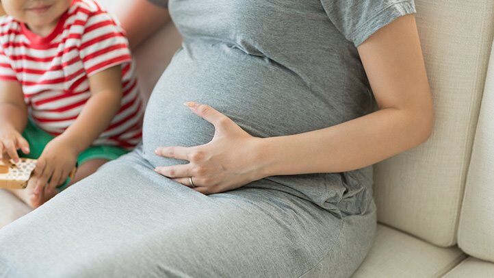 Παρβοϊός Β19 στην εγκυμοσύνη: Τι πρέπει να γνωρίζουμε και πότε πρέπει να γίνεται έλεγχος;