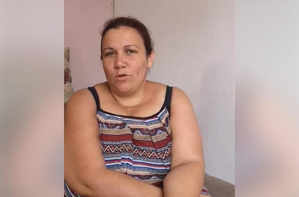 Απεγνωσμένη μητέρα ζητά βοήθεια από το κράτος για να μεγαλώσει τα δυο της παιδιά