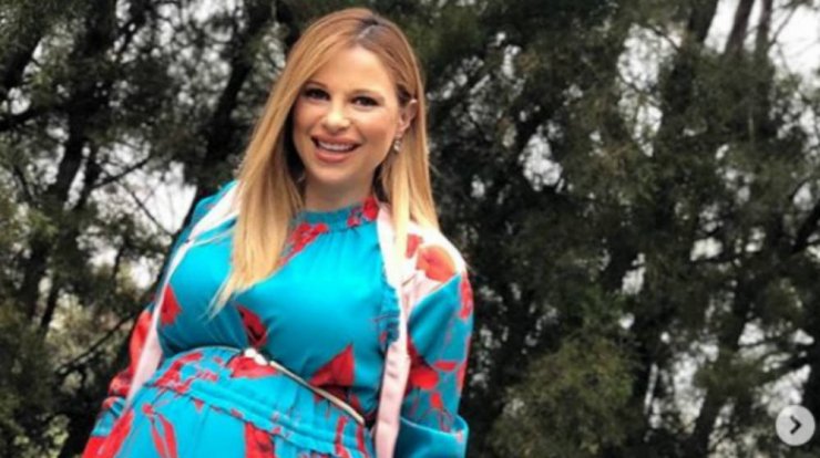 Η Χριστιάνα Αριστοτέλους μαγειρεύει για την οικογένεια αργά τη νύχτα! (φωτο)