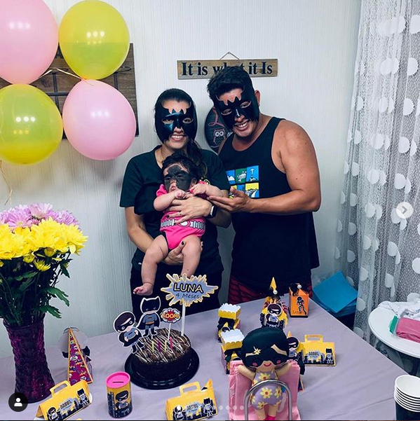 Μωράκι γεννήθηκε με σημάδι σε σχήμα “batman” στο πρόσωπο και πέφτει θύμα bullying