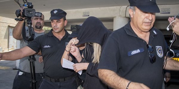 Βιασμός 19χρονης: Καταιγιστικές εξελίξεις με τον συνήγορο υπεράσπισης να αποσύρεται από την υπόθεση