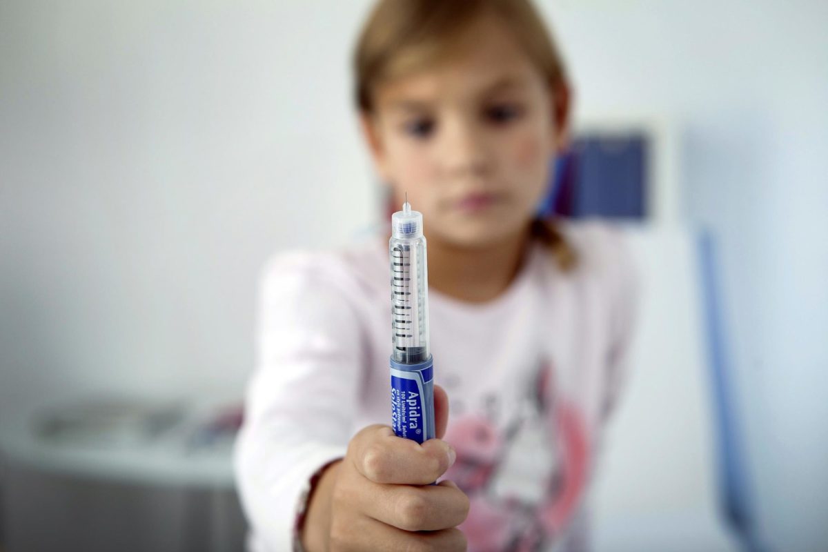 «Για να μην τρυπιούνται τα παιδιά με διαβήτη 10 φορές την ημέρα»: Ανοιχτή επιστολή γονέων προς τον Υπουργό Υγείας