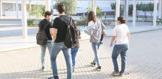 Πρώτο κουδούνι σε Γυμνάσια, Λύκεια, Τεχνικές Σχολές Κύπρου – Τι θα ισχύσει με τις αλλαγές σε ρούχα και κινητά