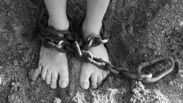 «Το σχολείο του τρόμου»: Βίαζαν πάνω από 300 αλυσοδεμένα αγοράκια – Απίστευτη ιστορία βίας και εξευτελισμού
