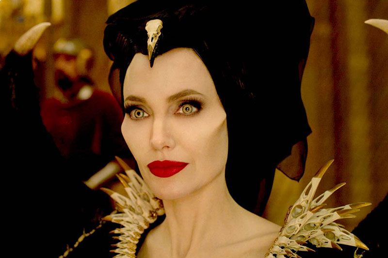Έτσι δημιουργήθηκε το look της εμβληματικής Maleficent – Βήμα βήμα η μεταμόρφωση της Αντζελίνα Τζολί (video)