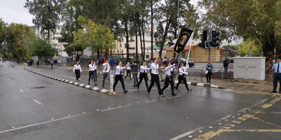 Τι συνέβη εχθές με τις παρελάσεις: Η ανακοίνωση των οργανωμένων γονέων και η άποψη των μετεωρολόγων