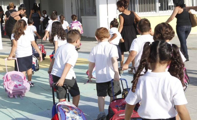 Έντονες διαμαρτυρίες από γονείς για κεραίες κινητής τηλεφωνίας κοντά σε σχολεία