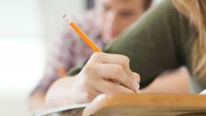 Η άποψη ενός δασκάλου για τις εξετάσεις και τη μάθηση που πρέπει να διαβάσουμε όλοι