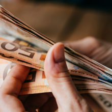 Πότε καταβάλλονται τα επιδόματα τέκνου, μονογονεϊκής οικογένειας, πολύτεκνης μητέρας