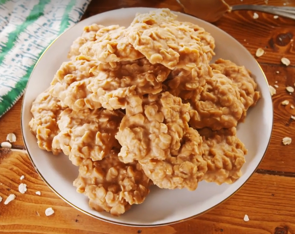 Μπισκότα με φυστικοβούτυρο χωρίς ψήσιμο – Το θρεπτικό σνακ που θα ξετρελάνει όλη την οικογένεια