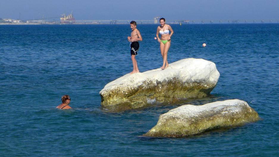 Στα ύψη η θερμοκρασία – Προσοχή σε παιδιά και ηλικιωμένους