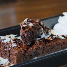 Brownies γλυκοπατάτας με σοκολάτα: Το σνακ χωρίς ζάχαρη που θα ξετρελάνει τα παιδιά