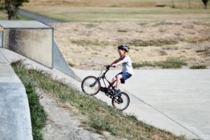 Αδίκημα θα θεωρείται από την 1η Φεβρουαρίου 2023 η χρήση ποδηλάτου, εάν ο οδηγός ή / και οι επιβαίνοντες δεν φέρουν προστατευτικό κράνος.