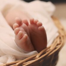 Νεογέννητο μωρό ξεψύχησε έπειτα από 71 κατάγματα