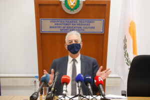Υπ. Παιδείας: "Δεν είναι αποδεκτό ότι μια μερίδα εκπαιδευτικών προτιμά να μην εμβολιαστεί"