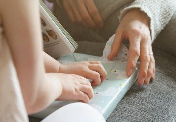 Στις γιορτές να μην ξεχνάμε τα πνευματικά μας παιδιά - Η σημασία του να είσαι νονός