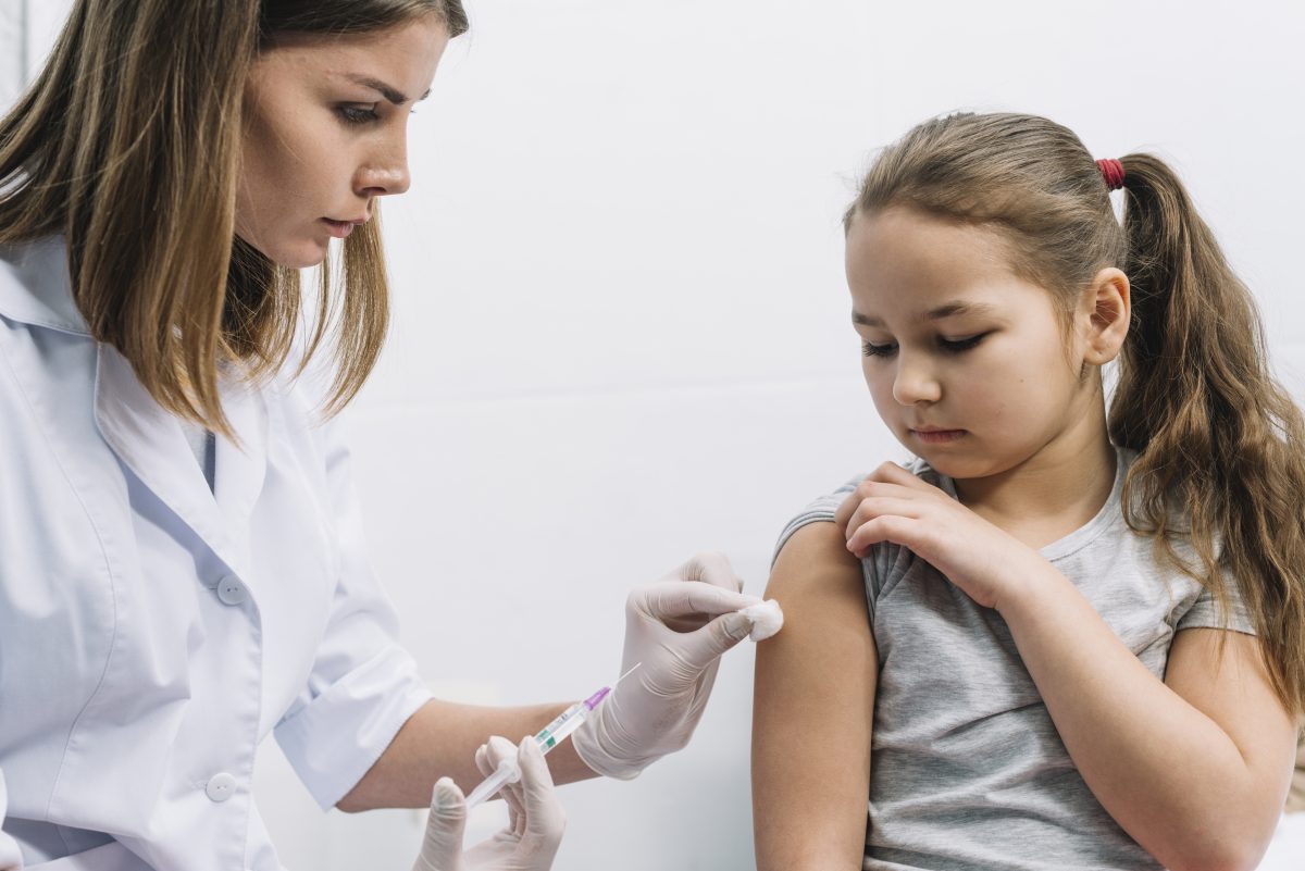 Αρχίζουν οι εμβολιασμοί παιδιών από 12 ετών και άνω