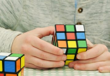 10 λόγοι που ο Κύβος του Ρούμπικ μπορεί να κάνει τα παιδιά εξυπνότερα