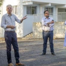 Υπουργός Παιδείας: «Όσα παιδάκια χάσατε το σπίτι σας θα το φτιάξουμε»