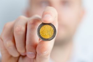 Γιατί να βάλετε ένα κέρμα στην κατάψυξη πριν φύγετε για διακοπές