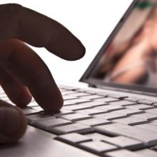 Σοκ: 43χρονος έστελνε βίντεο με σεξουαλική κακοποίηση παιδιών μέσω social media