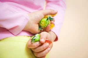 Γιατί κλέβει το παιδί μου; Η ειδικός εξηγεί και δίνει σημαντικές συμβουλές στους γονείς