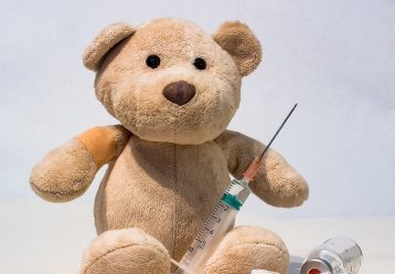 Στα μεγάλα εμβολιαστικά κέντρα και τα παιδιά 5-11 ετών με τη συμμετοχή της Παιδιατρικής Εταιρείας Κύπρου