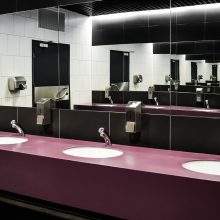 Πόσο εύκολα μπορούμε να κολλήσουμε κορωνοϊό σε κοινόχρηστη τουαλέτα;